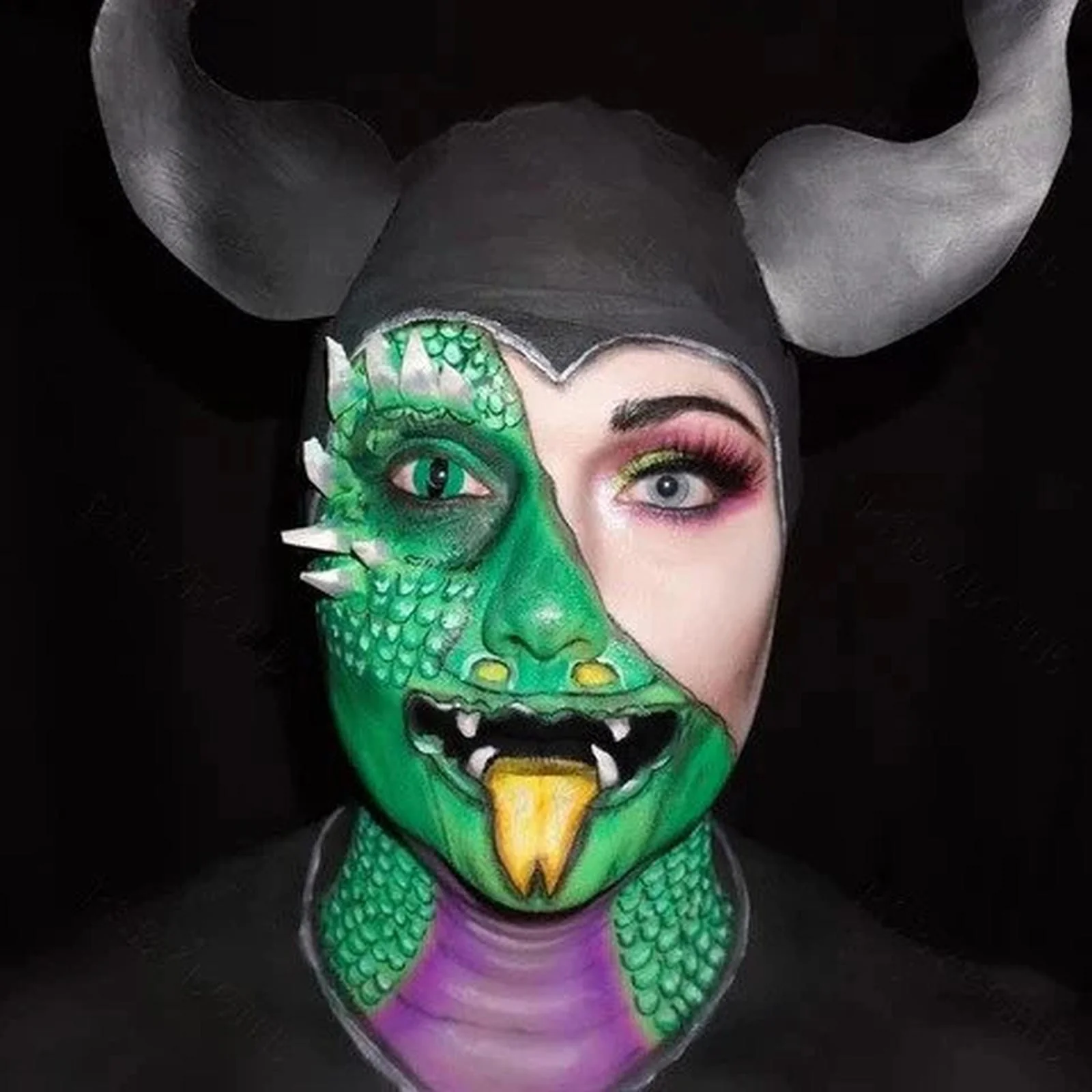 Green Cat Halloween Contacts - Image 4