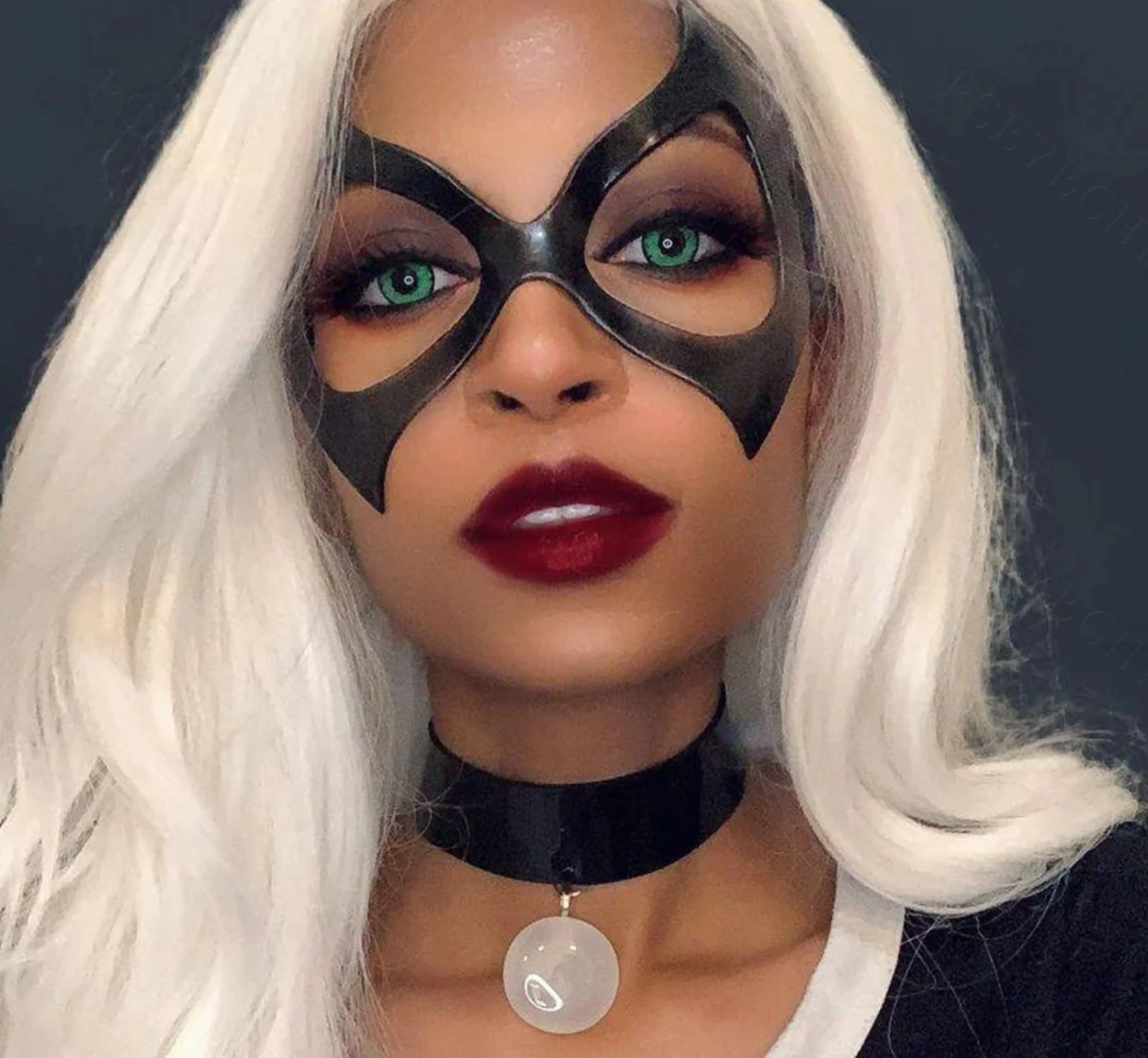 Green Vampire Halloween Contacts - Image 9